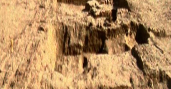 "اليوم السابع" ينفرد بتفاصيل أهم كشف أثرى من نوعه فى الكرنك.. الحفائر تكشف مدينة صناعية تضم مستوطنة عمالية وأفران على مساحة 2400 متر.. آبار ومخازن غلال من الفخار ومطاحن وأوانى تعود للدولة البطلمية والبيزنطية