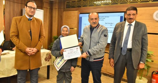 محافظ أسيوط يكرم أبناء المحافظة الفائزين بمسابقة المشروع الوطنى للقراءة