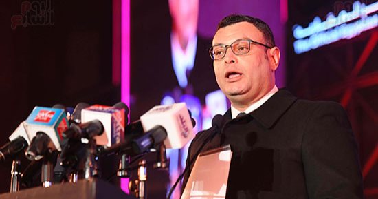 وزير الإسكان يتابع الموقف التنفيذى لمشروع خط المياه من محطة تحلية مياه البحر