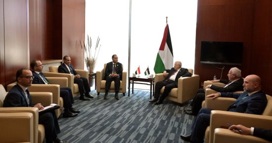 أبو مازن يعرب عن تقديره لدعم الرئيس السيسى للحقوق المشروعة للشعب الفلسطينى
