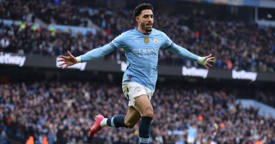 رئيس فرانكفورت: مرموش لاعب عظيم صنع الفارق في وقت قصير