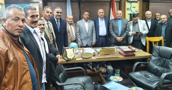 نقيب العاملين بالزراعة يبحث مع القابضة لاستصلاح الأراضى دعم مضاعفة المساحات الزراعية