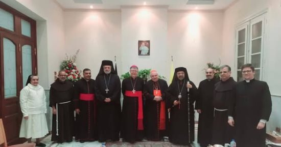 بطريرك الكاثوليك يشارك فى استقبال رئيس أساقفة مرسيليا بالمطرانية اللاتينية
