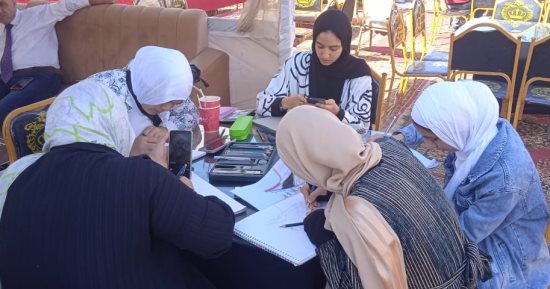 "فرحة" موهبة تبدع فى رسم الشخصيات والمناظر الطبيعية والرسومات الهندسية.. صور