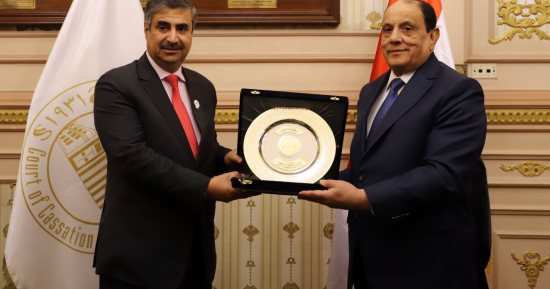 رئيس محكمة النقض يستقبل النائب العام البحرينى بدار القضاء العالى