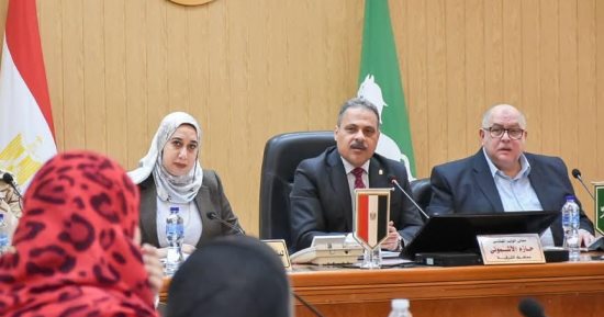 توفير 7 فرص عمل بالقطاع الخاص ومساعدات فورية خلال لقاء المواطنين بالشرقية