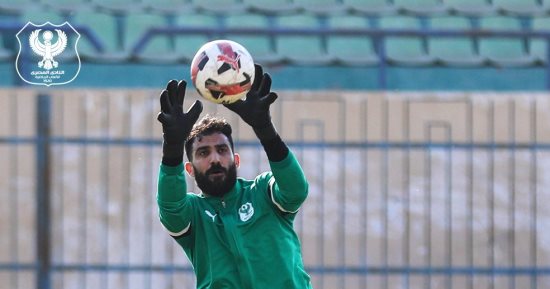 عصام ثروت يحرس مرمى المصرى أمام الجونة بالدورى