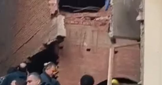 تشكيل لجنة هندسية لمعاينة العقارات المجاورة لموقع انهيار منزل بكرداسة