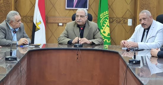 مدير تعليم القليوبية يشدد على أهمية المتابعة اليومية للمدارس لتطوير العملية التعليمية