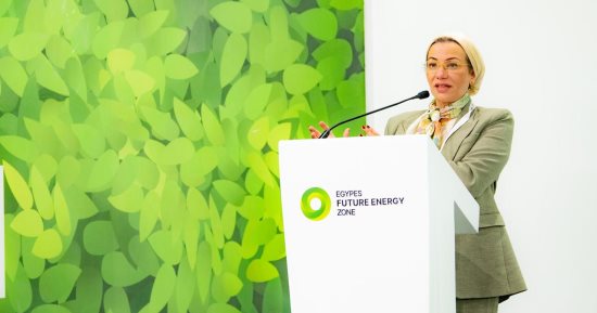 وزيرة البيئة تستعرض رحلة مصر نحو التوسع فى الطاقة المتجددة