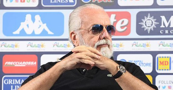 محاكمة رئيس نابولي بسبب التلاعب في الميزانية