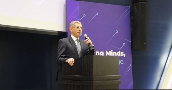 رئيس وكالة الفضاء المصرية يغادر لدبى لحضور مؤتمر SATEXPO 2025