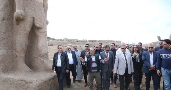 محافظ الشرقية يتفقد منطقة آثار صان الحجر ويُشيد بعظمة الحضارة الفرعونية