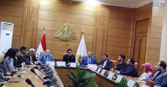رئيس جامعة بنها يلتقى بمجلس اتحاد الطلاب