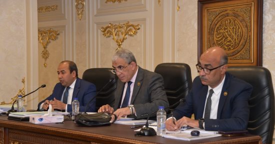 "قوى عاملة النواب" تشكر الرئيس السيسي لحرصه على سرعة إصدار قانون العمل