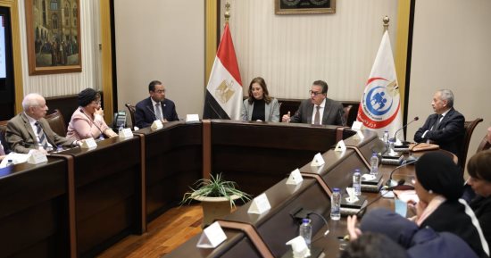 وزير الصحة يدعو لتنسيق الجهود لدعم أهداف المشروع القومى للتنمية البشرية