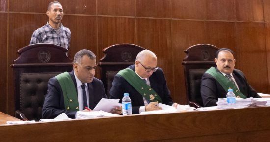 جنايات سوهاج تقضى بإعدام عامل قتل شخصا بسبب خلافات عائلية