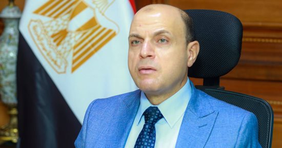 إزالة 34 إعلانا مخالفا بالحامول بكفر الشيخ