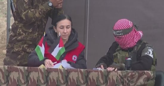 حماس تعلن عن تسليم جثمانى محتجزين إسرائيليين الليلة