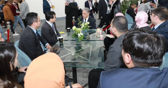 البترول تتفق مع شركة صينية على استبدال مولدات الكهرباء بالطاقة المتجددة