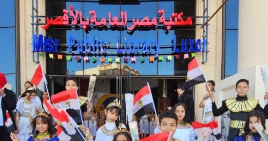 نائب محافظ الأقصر يفتتح المعرض التراثى والملتقى الأول للفنون والإبداع.. صور
