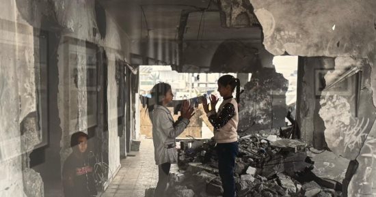 "أطفال غزة.. صمود وسط الدمار ومعاناة بلا ملجأ".. صور مؤثرة من مهرجان إكسبوجر الدولي للتصوير توثق مأساة سكان غزة المحاصرين.. الفلسطينيون يزرعون الأمل رغم الخراب.. والأطفال يدفعون ثمن الحرب والحصار.. صور
