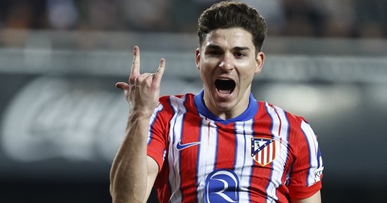 برشلونة يجهز للتعاقد مع ألفاريز الصيف المقبل