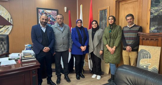 غرفة الأخشاب تبحث سبل التعاون مع مركز تكنولوجيا الأثاث