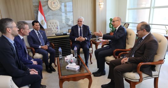 وزيرا التعليم العالي والشباب يعقدان اجتماعا مع رئيس الاتحاد الدولي للرياضة الجامعية