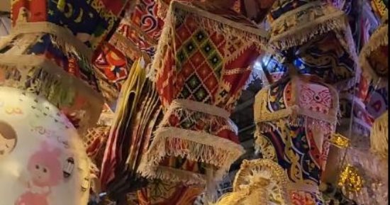 قطاعى بسعر الجملة.. أرخص 3 أماكن تشترى منها زينة رمضان.. فيديو