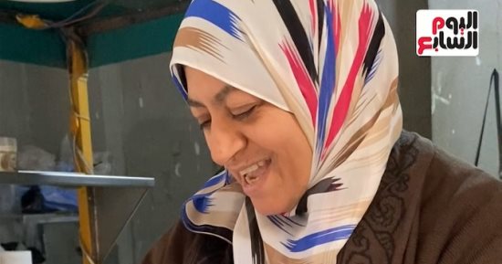 "سماح" من بيع الملابس إلى تحقيق حلم الوافل.. قصة كفاح وإصرار.. فيديو
