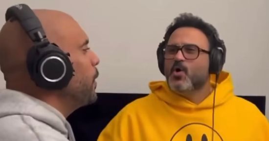 كواليس تسجيل أكرم حسني وشارموفرز للأغنية الدعائية لمسلسل الكابتن.. صور
