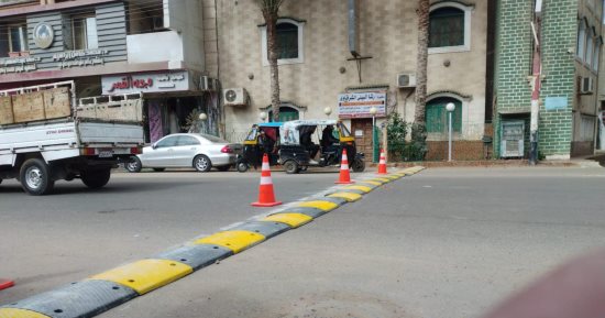 محافظ كفر الشيخ يستجيب للأهالى بتركيب مطب صناعى بشارع بورسعيد فى مدينة بيلا