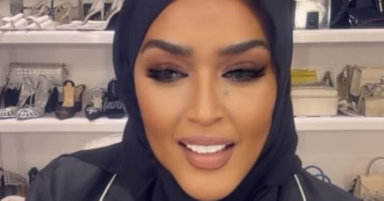 المطربة السعودية وعد تعلن ارتداءها الحجاب وحذف كل صورها.. فيديو