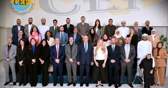 وزارة التضامن تستعرض برامج الحماية الاجتماعية بالكويت