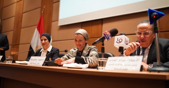 وزيرة البيئة تعلن مشاركة القطاع الخاص السياحى فى رصد البيئة البحرية 