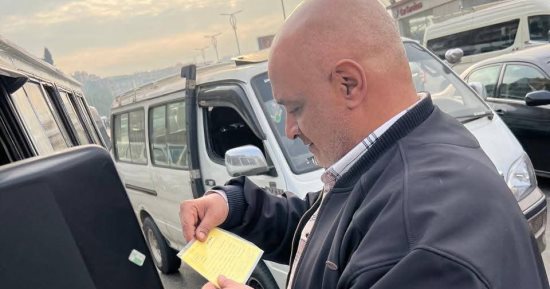 فض 3 مواقف عشوائية وضبط 300 مخالفة لسيارات السرفيس خلال حملات بالجيزة