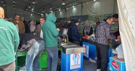 إقبال كبير على معرض الشركة القابضة للصناعات الغذائية لشراء المنتجات بتخفيضات 30%.. إشادة من المواطنين بجودة المنتجات واللحوم الطازجة.. ووزير التموين يوجه بزيادة معدلات ضخ السلع أولا بـأول.. صور 