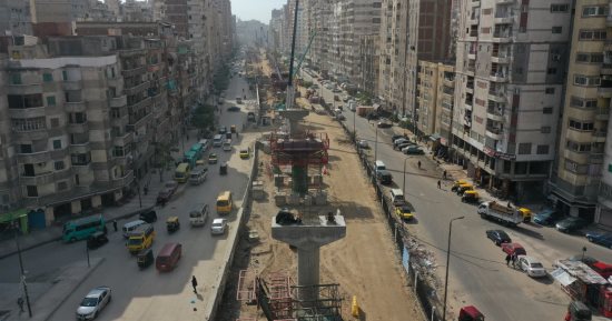شاهد تركيب الكمرات للمرحلة الأولى من مترو الإسكندرية