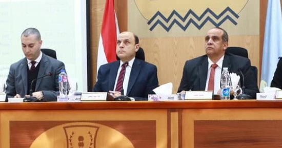 محافظ كفرالشيخ يناقش استعدادات شهر رمضان وتوفير كافة السلع الغذائية
