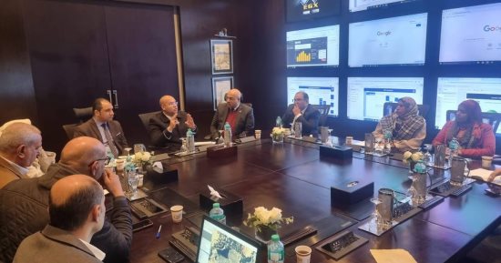 نائب محافظ الجيزة يبحث طرح فرص استثمارية جديدة  بالواحات البحرية