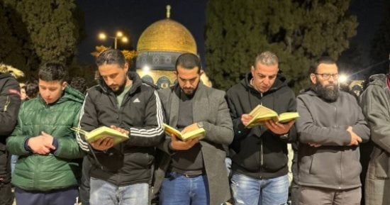 85 ألف فلسطينى يؤدون صلاتى العشاء والتراويح فى المسجد الأقصى