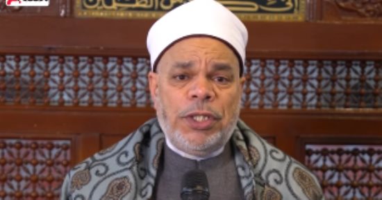 إنا لا نضيع أجر من أحسن عملاً.. قرآن المغرب بصوت الشيخ محمد المراغى.. فيديو