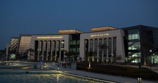 جامعة مصر للمعلوماتية تنظم معرض "عودة للتراث" لدمج الإبداع الفنى بالتكنولوجيا الحديثة