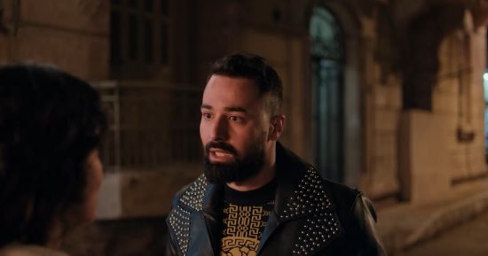 سبب اختراع الموبايل من وجهة نظر أحمد حاتم في مسلسل إخواتي
