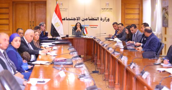 وزيرة التضامن تستعرض جهود دعم مشروعات الجمعيات والمؤسسات الأهلية