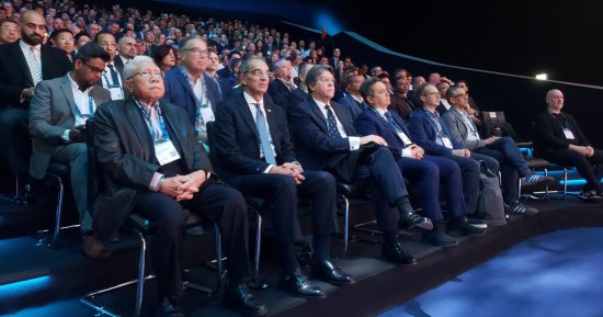 وزير الاتصالات يشارك فى الجلسة الافتتاحية للمؤتمر العالمي للهواتف