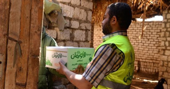 توزيع 6500 كرتونة مواد غذائية فى أسوان خلال شهر رمضان المعظم