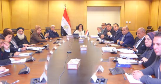 وزيرة التضامن تستعرض الخدمات لمستحقى النفقة وتخفيف معاناة المستفيدين 