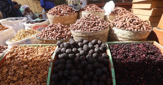 بلح ومشروبات أسوان لا غنى عنها فى مائدة الإفطار الرمضانى